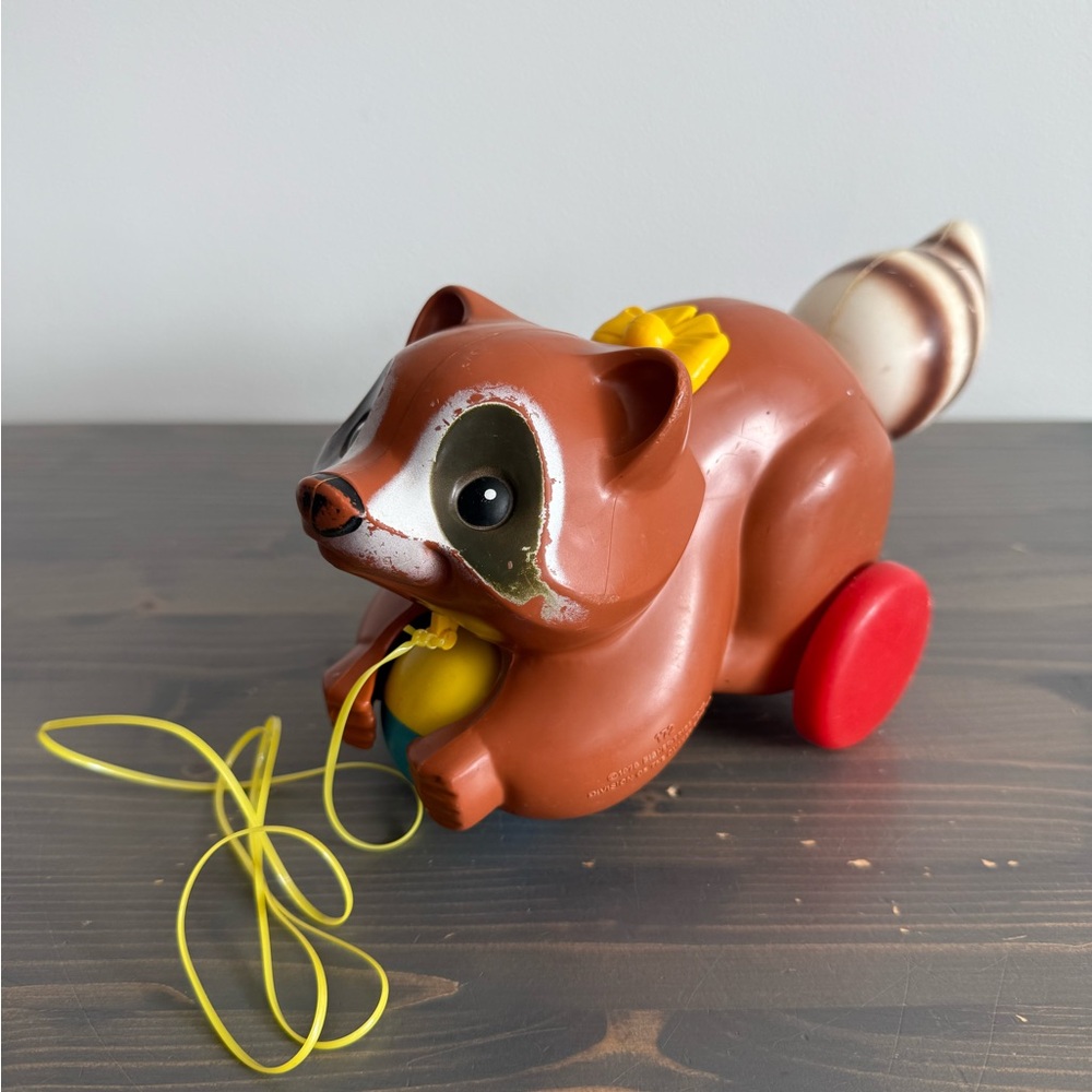 Vintage Fisher Price Roly racoon pull toy - Picture 9 of 12
